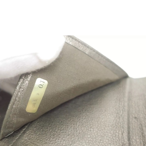 Chanel Camelia gold dusted compact trifold wallet with front snap closure w COA! - Picture 11 of 11